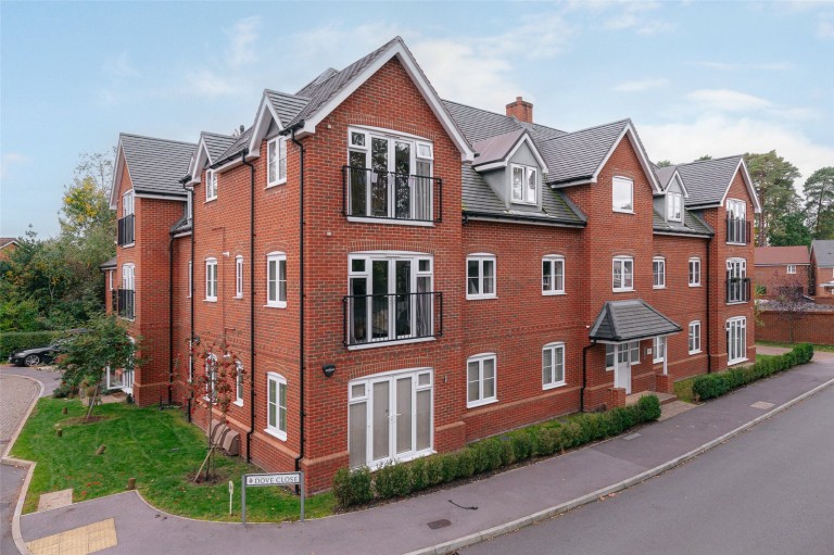View Full Details for Dove Close, Crowthorne, Berkshire