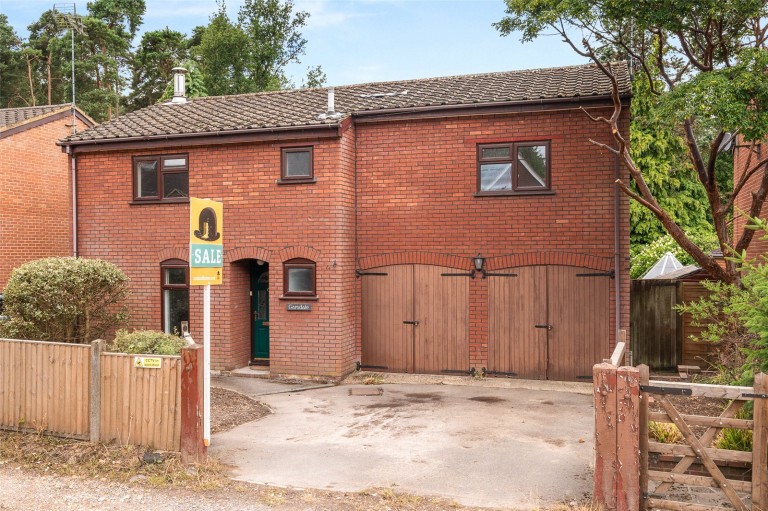 View Full Details for Finchampstead, Wokingham, Berkshire
