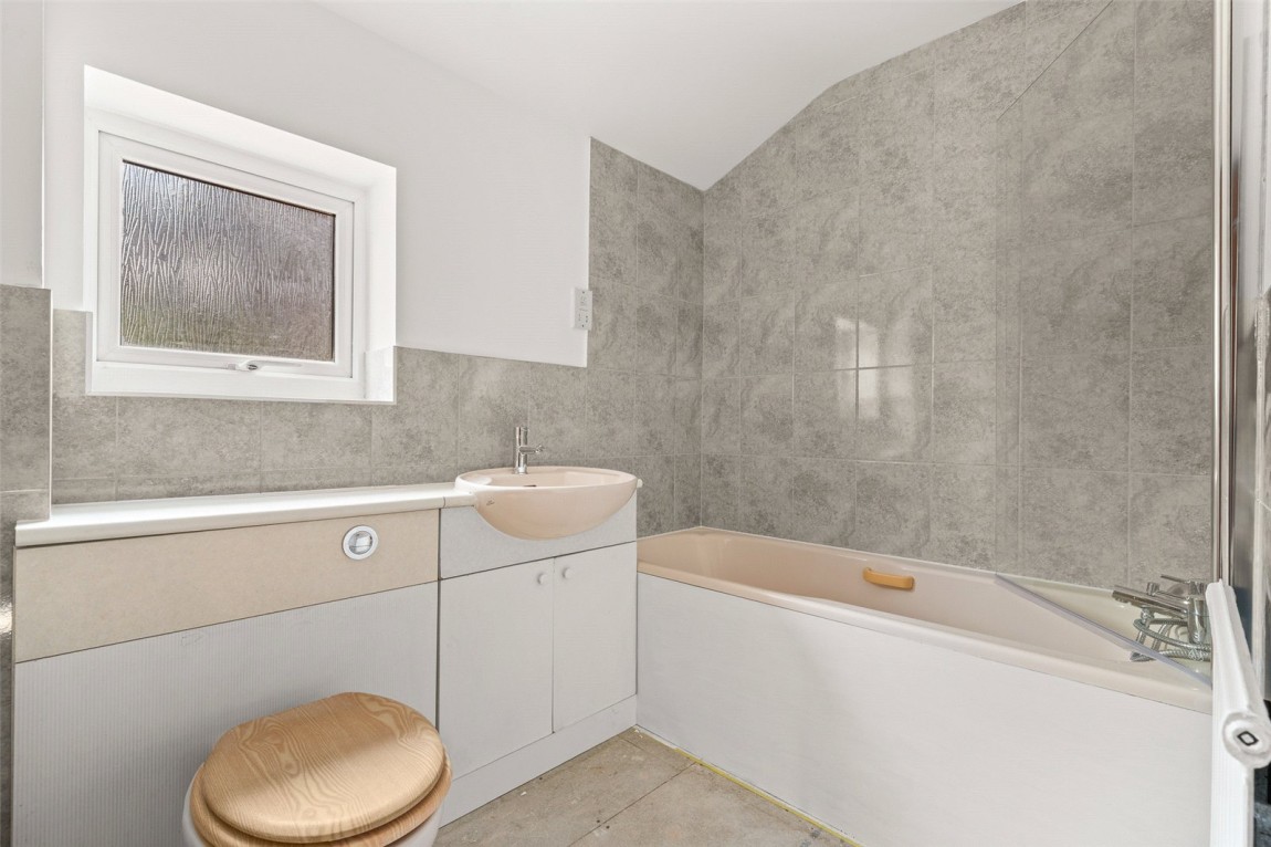 Images for Finchampstead, Wokingham, Berkshire