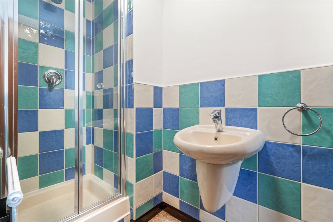 Images for Finchampstead, Wokingham, Berkshire