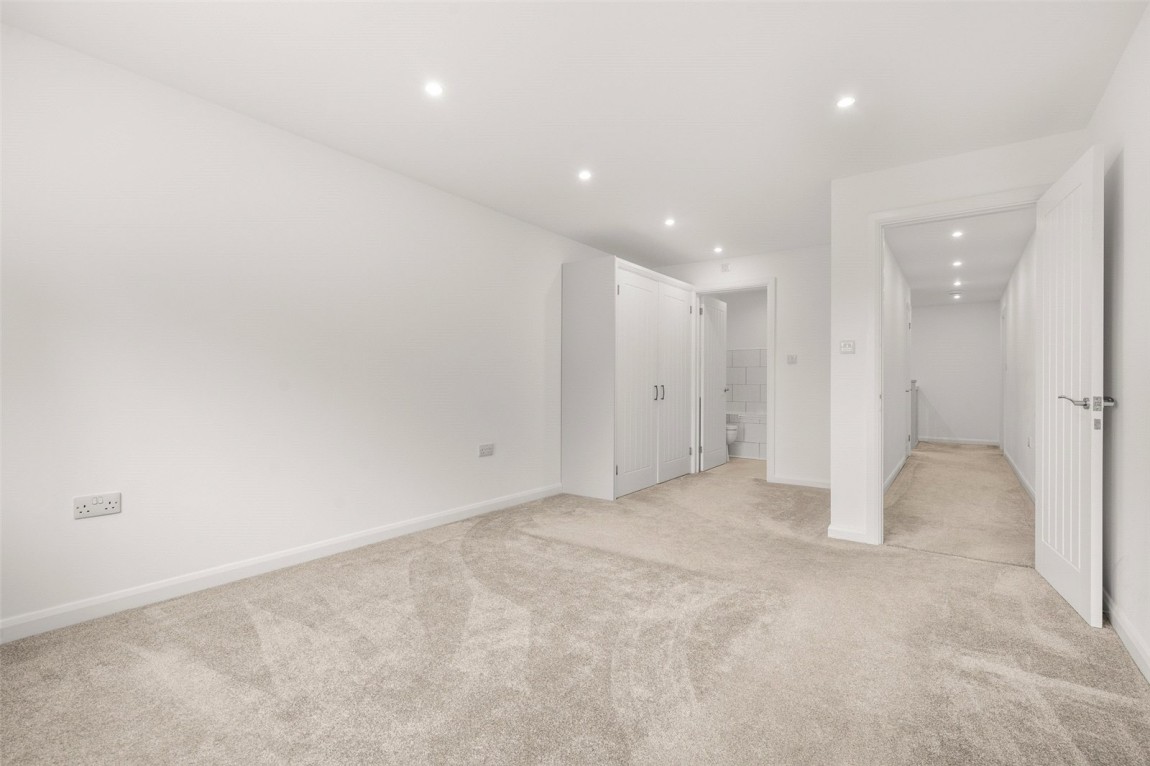 Images for Finchampstead, Wokingham, Berkshire