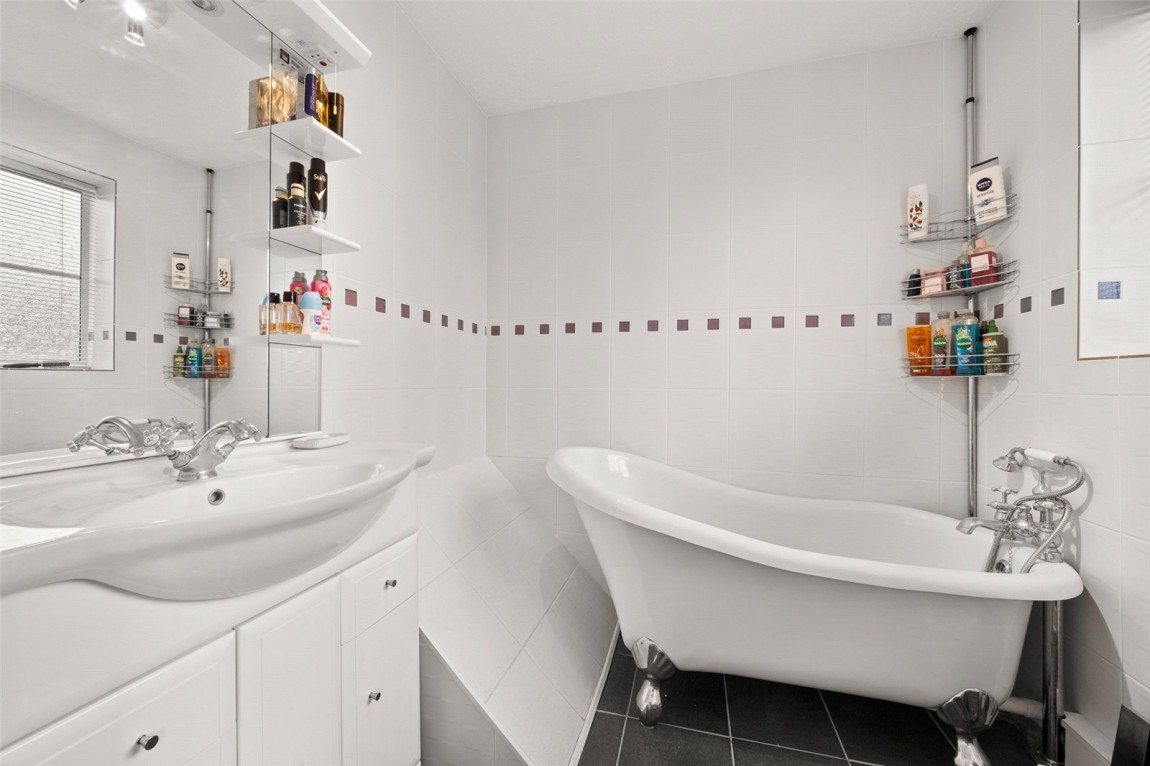 Images for Finchampstead, Wokingham, Berkshire