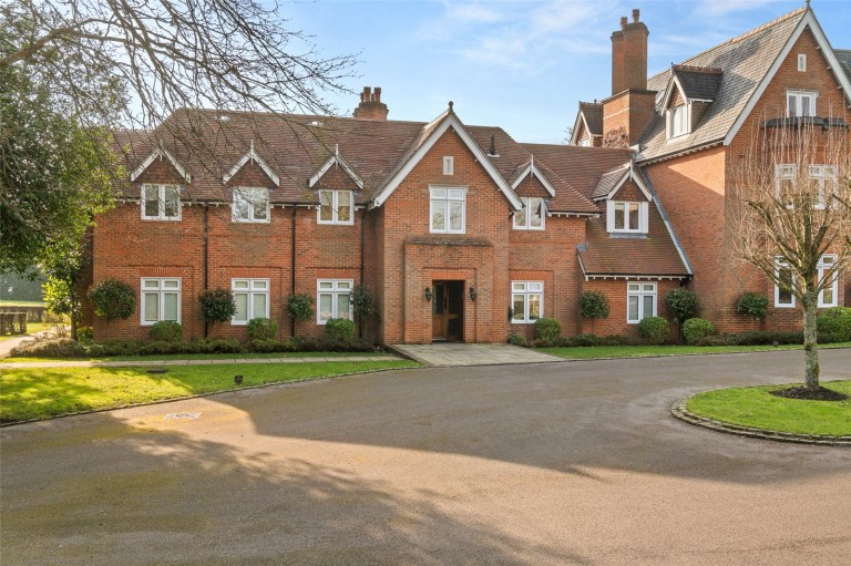 View Full Details for Finchampstead, Wokingham, Berkshire