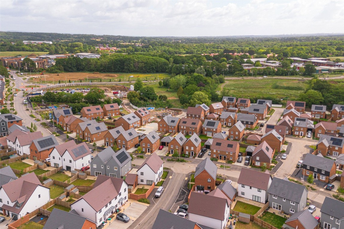 Images for Finchwood Park, Wokingham, Berkshire
