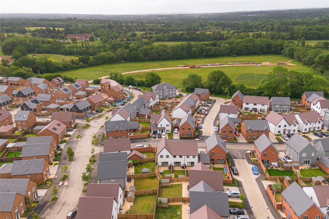 Images for Finchwood Park, Wokingham, Berkshire