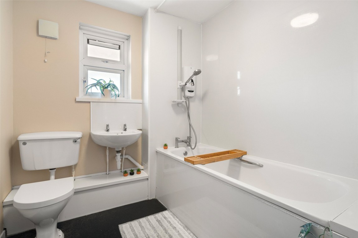 Images for Finchampstead, Wokingham, Berkshire