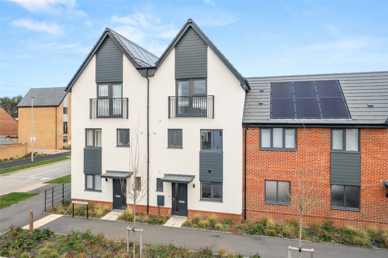 View Full Details for Crowthorne, Berkshire