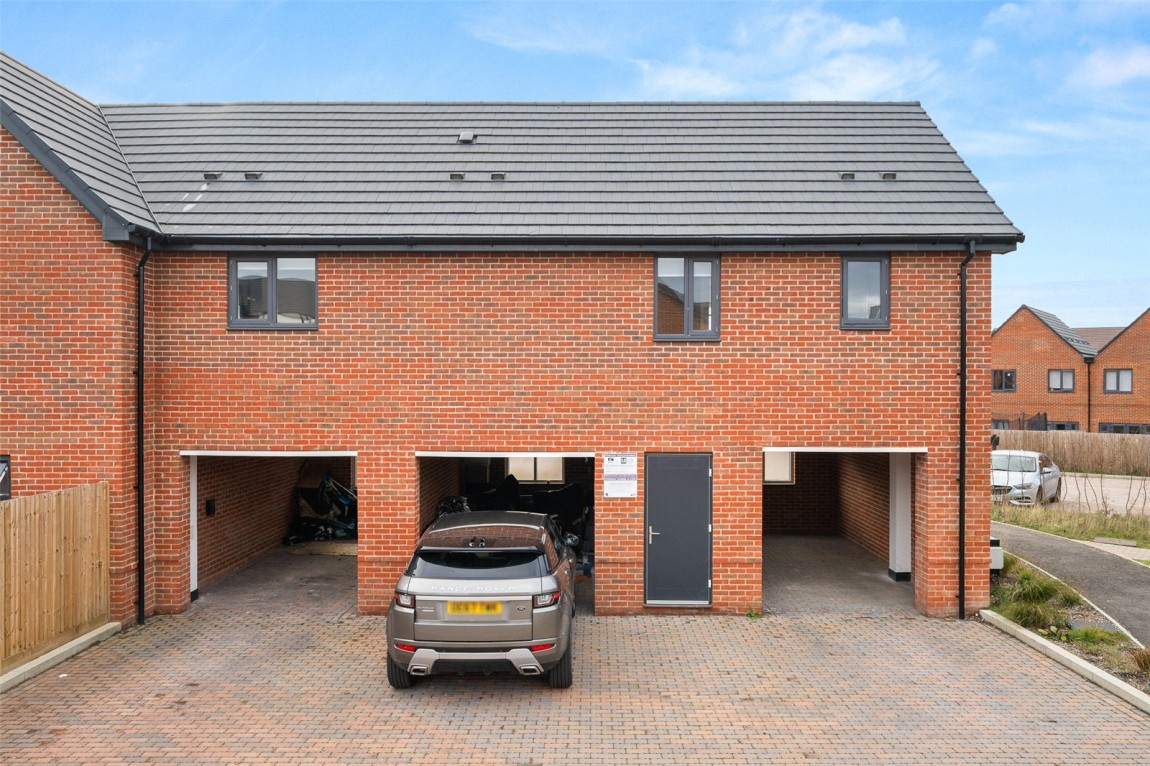 Images for Bucklers Park, Crowthorne