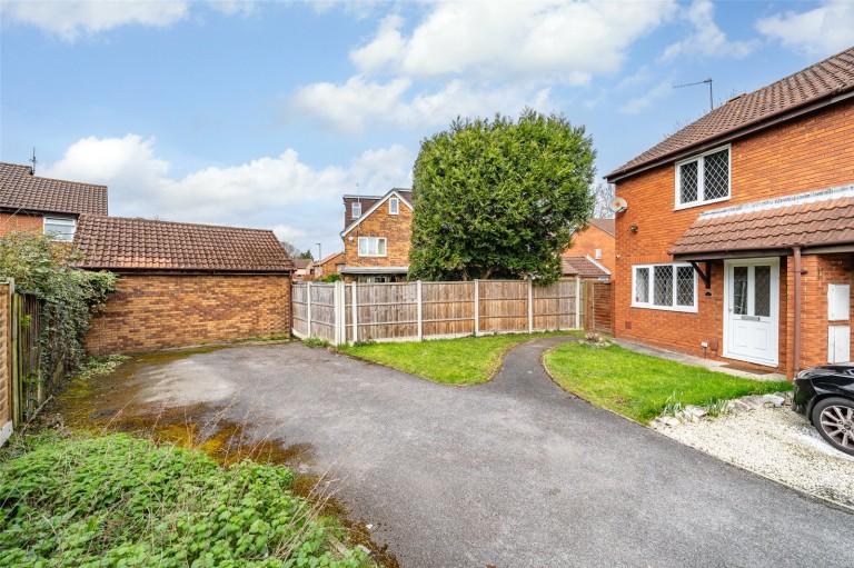 View Full Details for Winnersh, Wokingham, Berkshire