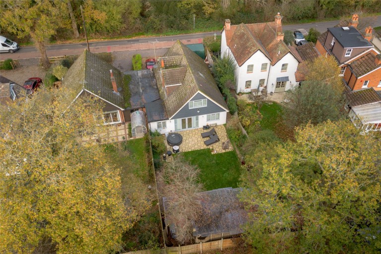 View Full Details for Finchampstead, Wokingham, Berkshire