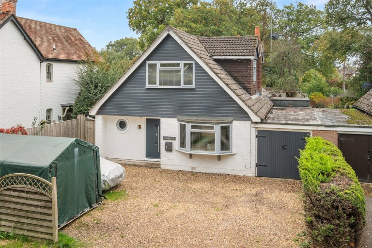View Full Details for Finchampstead, Wokingham, Berkshire