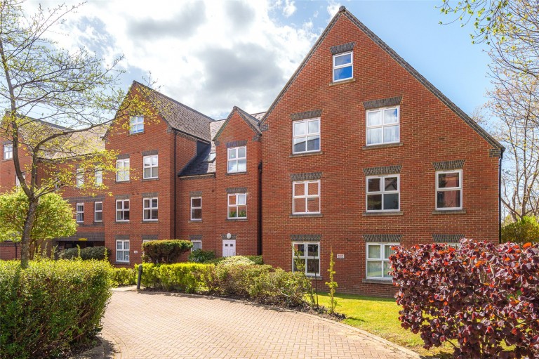 View Full Details for Crowthorne, Berkshire
